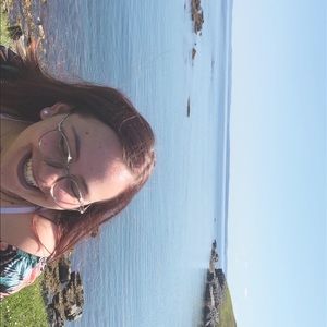 Meet your Posher, Danielle